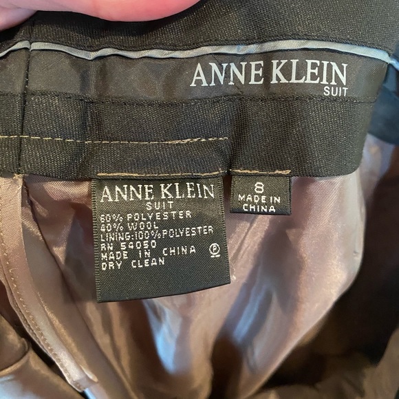 Anne Klein women’s size 8 brown striped suit - Picture 7 of 7